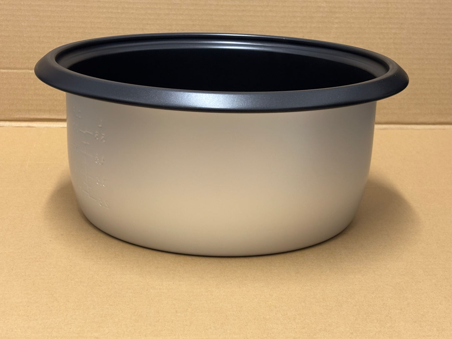 AMKO AK-55ERC Electric Rice Cooker (5.6L) 68 Bowls